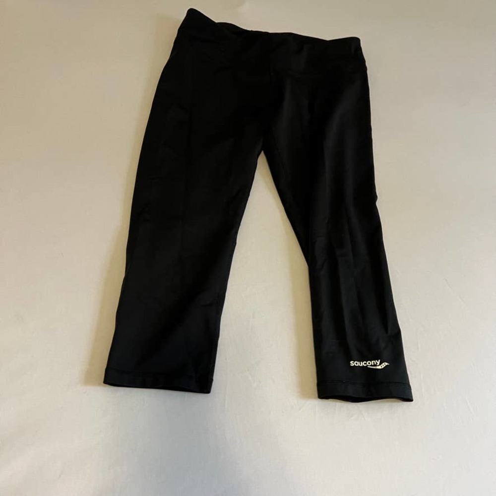 5/ $25 Saucony Yoga Women's Scoot Yoga Capri - Black S